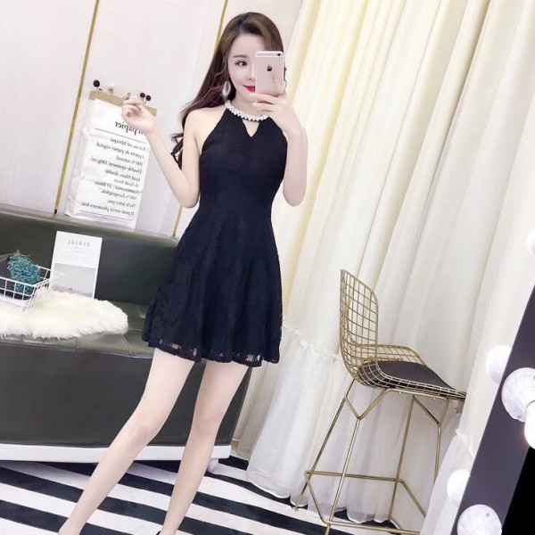2018夏季新韩版时尚气质名媛性手工订珠蕾丝收腰包邮挂脖连衣裙女