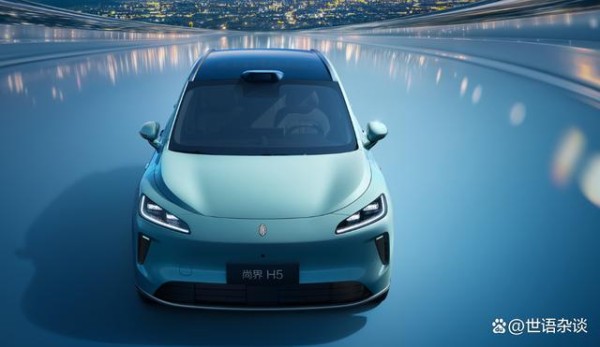 明星座驾风向突变！鸿蒙智行凭什么成为顶流新宠？-有驾