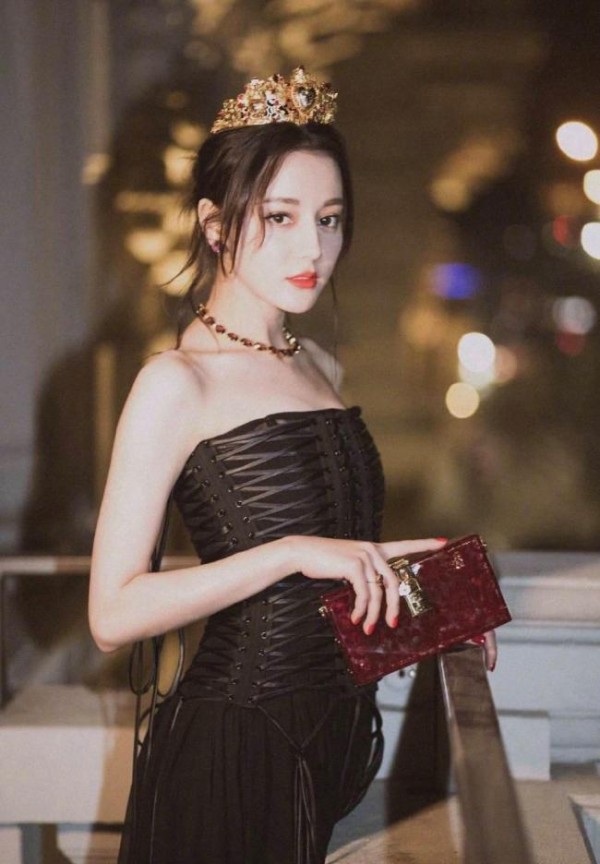 岳雨婷时装周出片质量