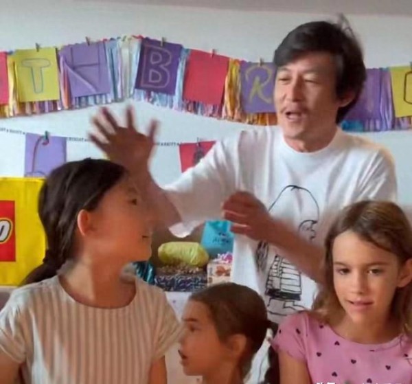 陈冠希为9岁女儿庆生！随性打扮显苍老憔悴，父女亲密互动好有爱