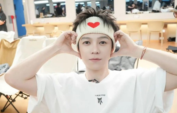 王栎鑫：音乐与影视交融的全能艺人