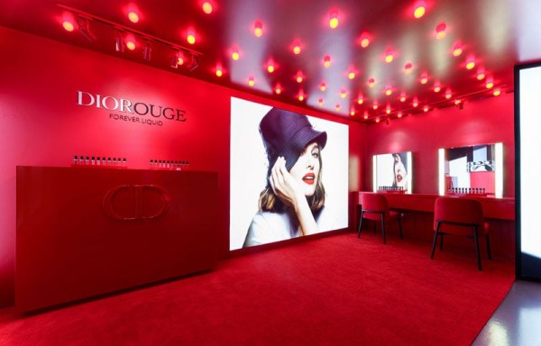 dior迪奥烈艳蓝金锁色唇釉体验空间