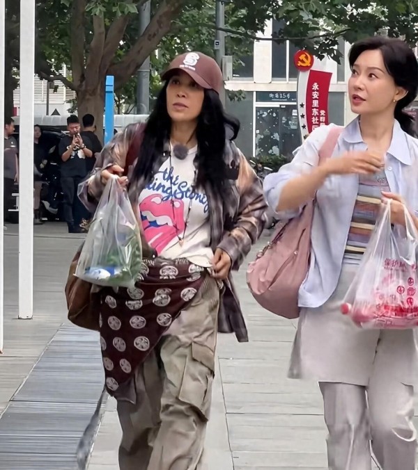 48岁陈数过度养生口碑下滑，高能量那英热到不敢开空调，太委屈！