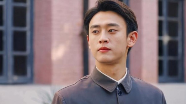 演员王天辰晒“跳板背景板” 十年磨一剑终上桌