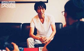 庞麦郎先后接受两家媒体采访