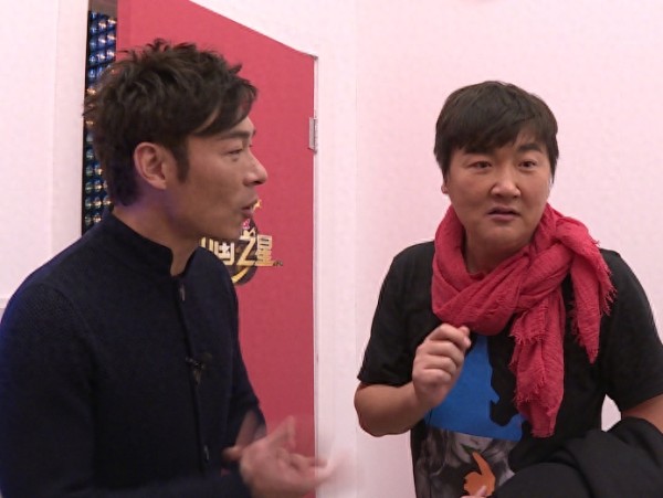 曾经的歌坛巨星，今孙楠近照面容沧桑，尽显老态，在婚后家庭和谐