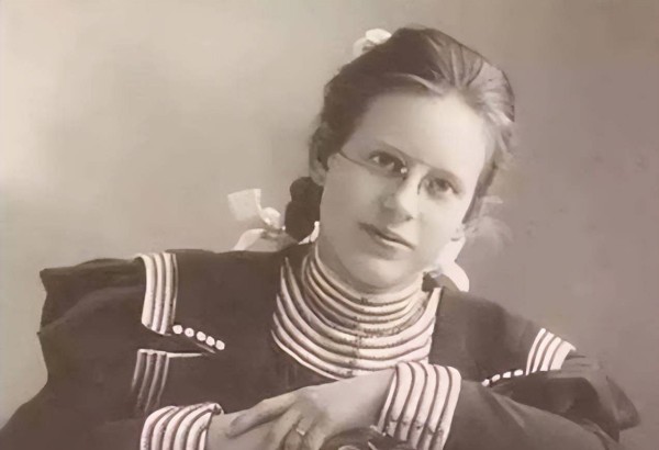 江冬秀写信嘱咐胡适:不要让表妹太辛劳,哪知表妹已睡在丈夫床边