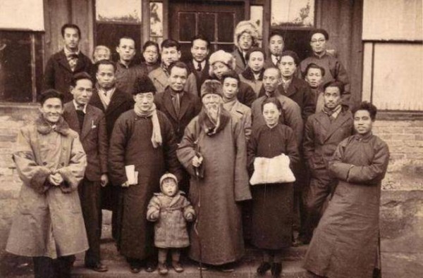 原创比齐白石小42岁的老婆，为他8次生育后，最后结局怎样？