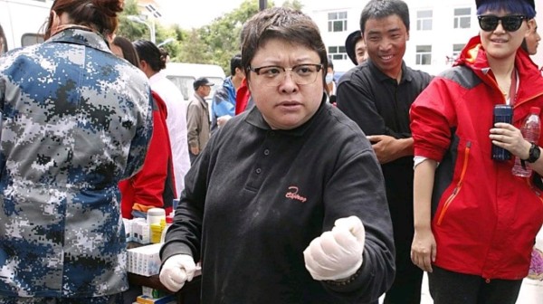 明星们的爱心怎么捐？韩红基金会千万捐款揭示现代公益新范式