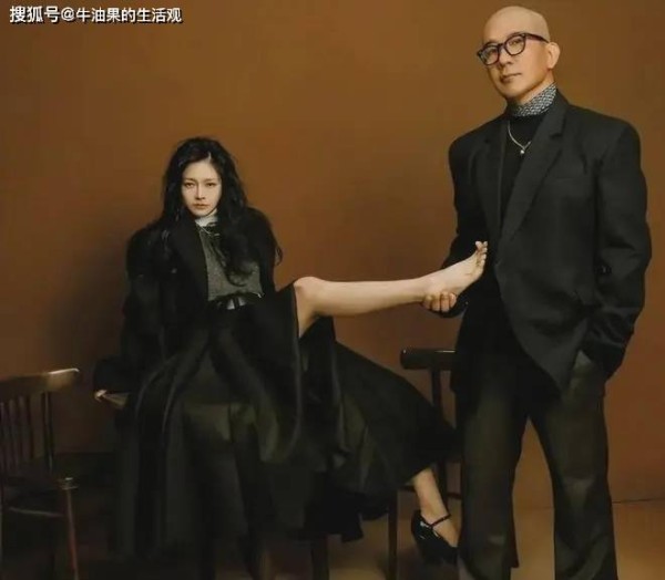 年近50岁的大s发出的自拍照吓死人,网友们都惊呆了