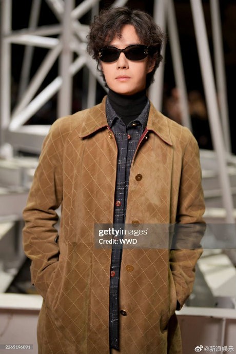 王一博谷爱凌张钧甯合影 体脂率优越的精英运动局