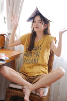 《a丨明星一刘亦菲办公室激》超清免费在线