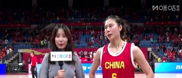 中国女篮明星王思雨接受央视采访，坦言相信自身能力和水平在比赛中至关重要，并强调持续保持自信才是胜利的关键所在