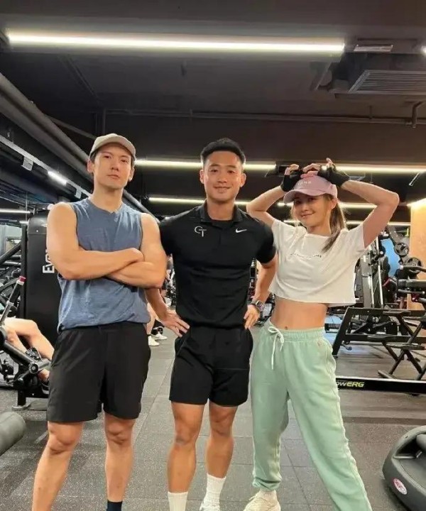 明星“恋情公开”是情感真实还是炒作？幕后真相震撼揭露