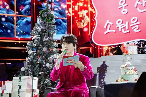 歌手黄英雄为残疾儿童捐赠了治疗费。东方社会福利会(会长金贤基)9日表示,歌手黄英雄通过捐赠平台“善意明星”捐赠了150万韩元。此次捐赠是粉丝参与型捐赠平台“善之星”2月歌王展上以黄英雄的名字颁发的奖金..