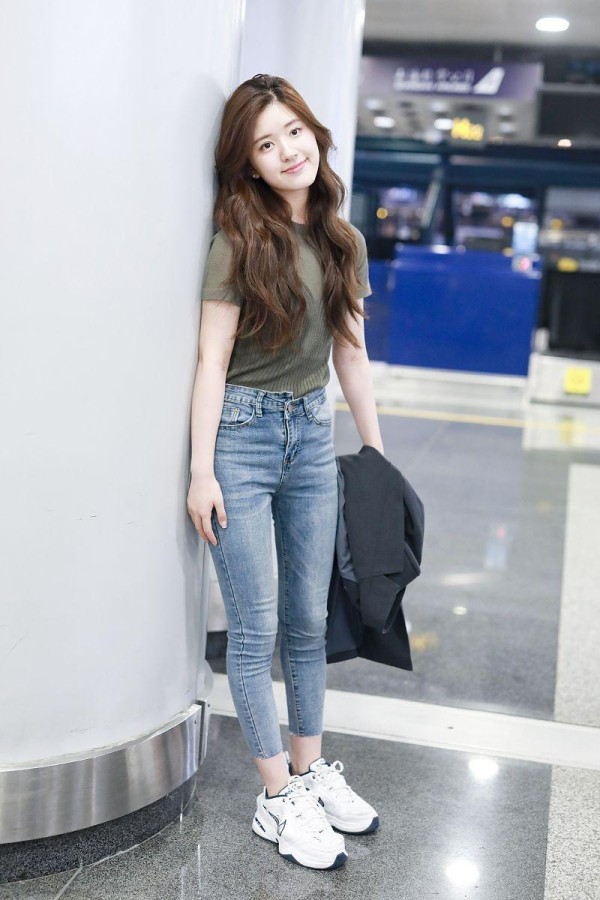 赵露思直播意外带火面馆：明星无意识带货背后流量密码与商业伦理