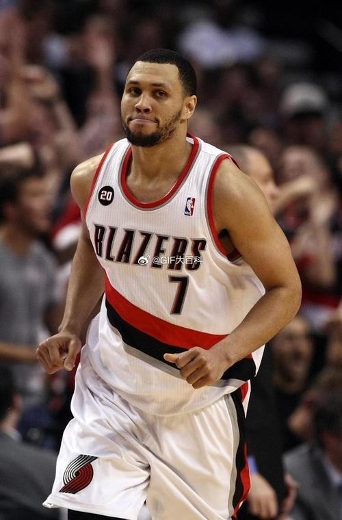 从全明星到教练：罗伊希伯特的人生轨迹与职业转型