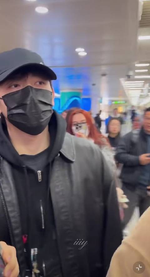 陈飞宇抵大连机场进组见春天拍摄顺利