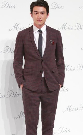 男神林更新有哪些潮流帅气的穿搭？