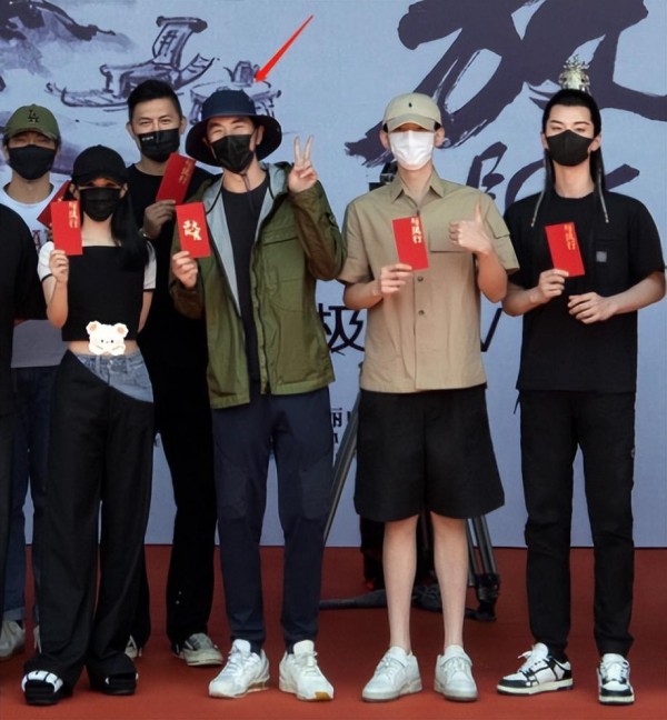 当林更新减肥营业，就有一批路人沦陷，这才是正宗国产帅哥颜值