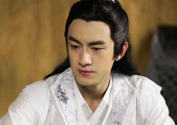 林更新为新戏苦练身材，当看到照片后，帅呆了