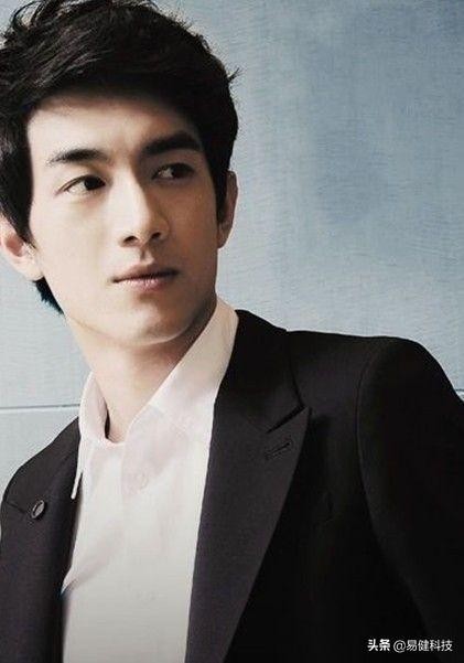 林更新凭三张健身图就上了热搜第一，翘臀大胸细腰，你可吗？