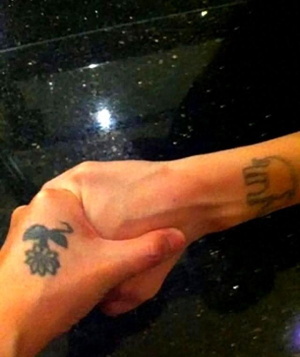 姐妹情深：小S深夜发旧照悼大S，娱乐圈真姐妹只剩她们俩