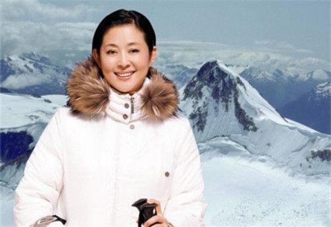 四位央视主持人转行演员星途各不同，第一位最红，最后一位更穷了