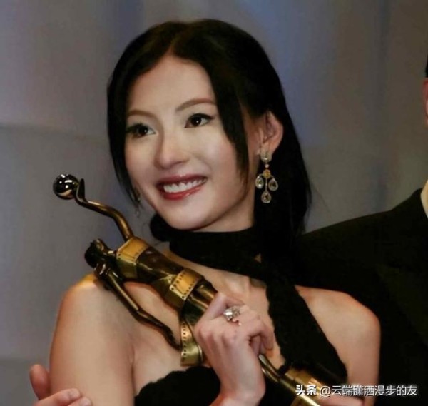 娱乐圈人设崩塌.谎言背后真相如何？明星黑料揭秘