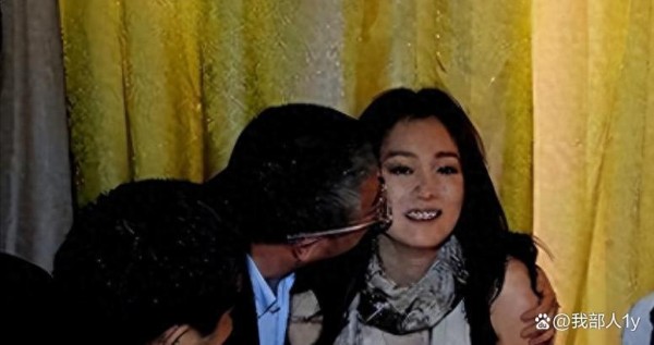 娱乐圈黑幕再爆发：从小演员遭遇到明星被资本操控，现实比剧本残酷百倍