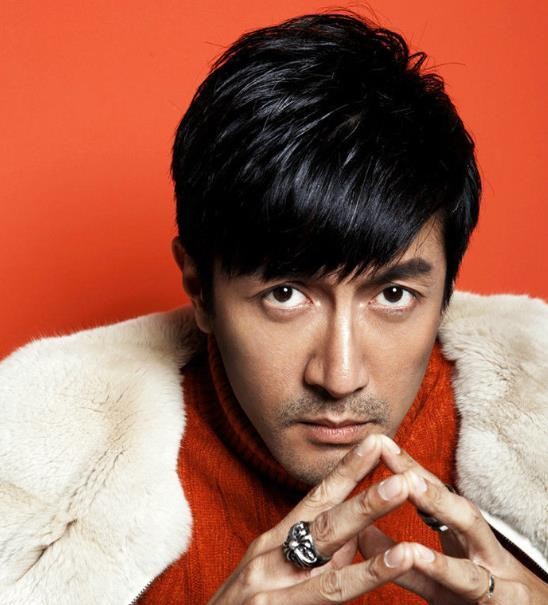 王子文终于公开自己的真实身高，看到照片，网友：耐人寻味！