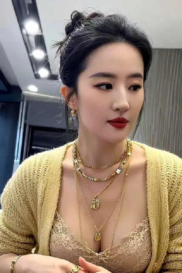 刘亦菲商业价值，从神仙姐姐到资本王牌，揭秘顶级影响力的定盘星法则