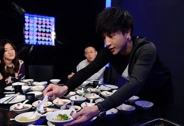 为何明星都热衷于开餐厅呢？