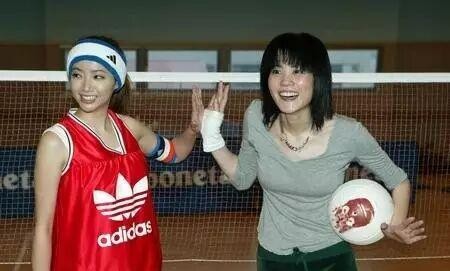 明星运动风采：从排球到游泳的全面盘点