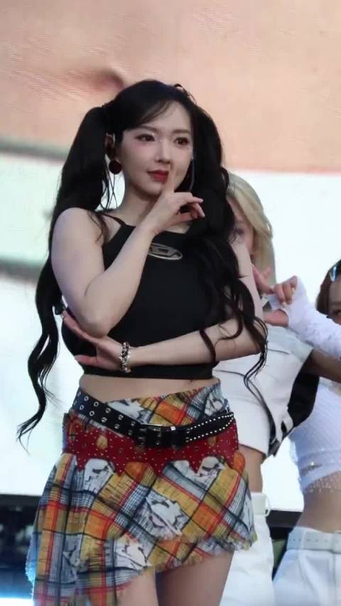 程潇北京元气森林音乐节舞台直拍