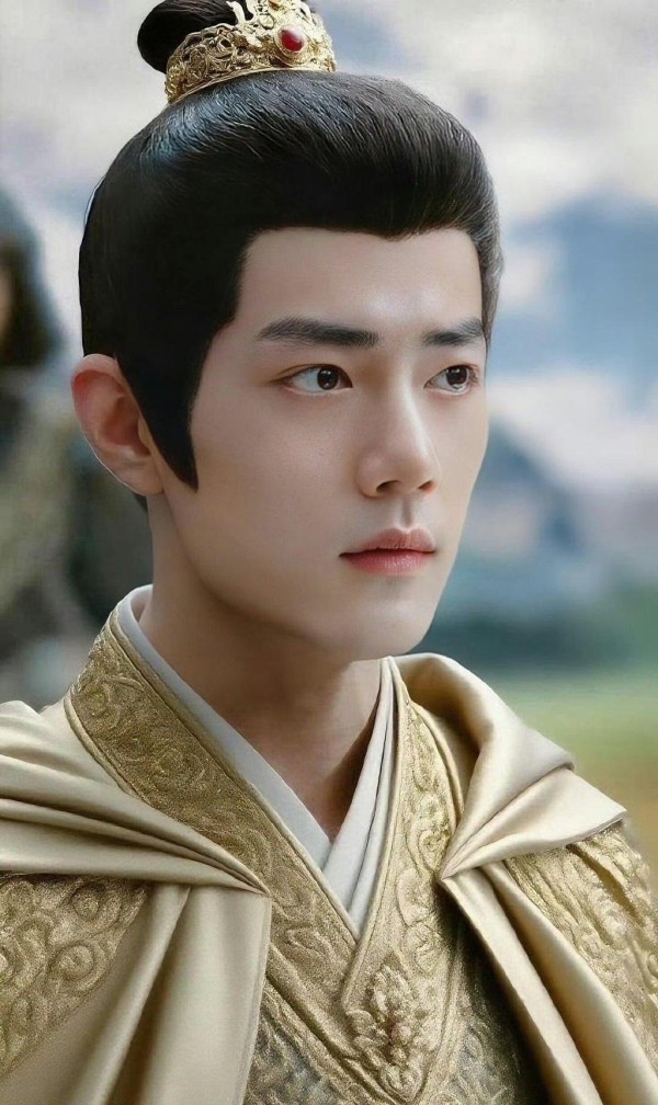 关晓彤粉丝怒撕制片人，内娱流量时代彻底崩塌？