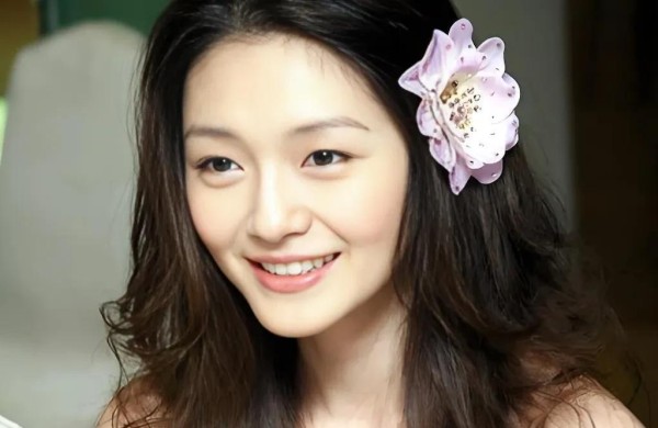 从《转角遇到爱》看偶像剧明星的现实人生