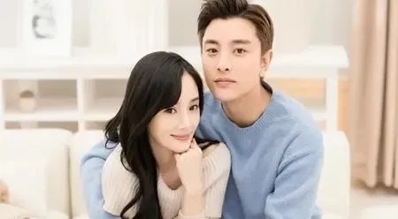 凡提森说漫：都说明星做生意容易翻车。这次轮到贾乃亮了。贾乃亮的股份公司因逃税被罚款。
毕竟这两年因为偷税漏税彻底凉了的明星也不少。在企查查APP显示，近日，杭州万和网络科技有限公司
因违反《税收征收管理法》，被杭州市税务局处以罚款共计约17.26万元。具体原因是公司通过法定代表人个人支付宝和银行卡分别获得收益2297443.20元(含税)和2226340.65元。(含税)，未入账，未按规定申报纳税...