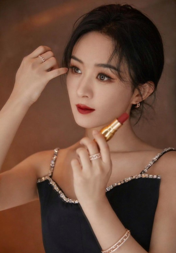 孙怡：离婚后的她，为何陷入争议泥潭？