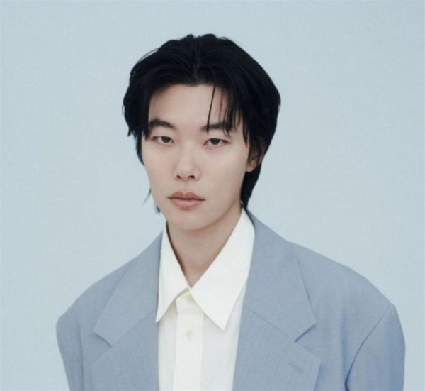 柳俊烈被曝炒楼10亿赚150亿，韩国明星暴富内幕，影帝也参与