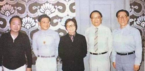 如日中天的古龙，为什么要塑造傅红雪这样的人呢？