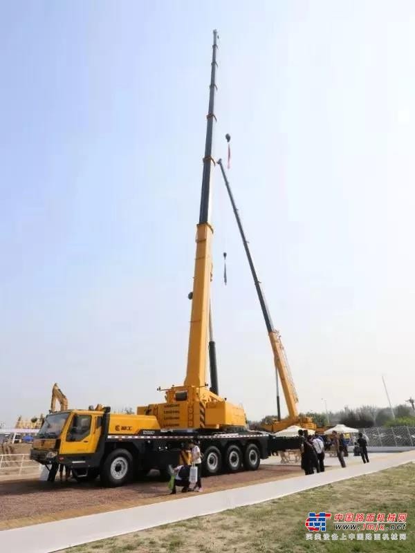 惊艳“BICES 2019”， 柳工36款明星产品尽展工程机械风采