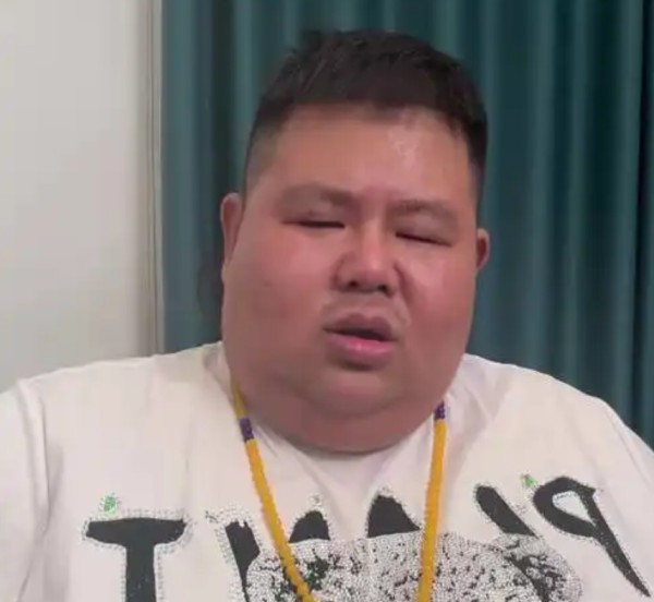 网络投票男神大赛，胡歌只获得第二名，冠军是350斤的良子