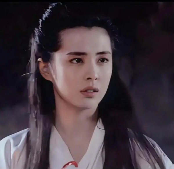 王祖贤此次重现经典造型，对她本人和粉丝群体有怎样的意义？