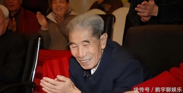 侯耀华坦言我一直都称呼师哥，论辈分李文华是他的亲师叔