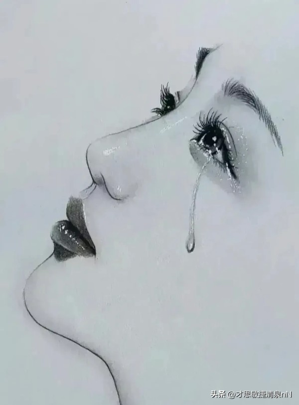 在河之洲#&*：☘️

                            “八卦”一下

       香港，号称自由之都，其实也是“行有所止”的。
       在上世纪的某些年代，报刊为了吸引眼球，就搞一些名人的花边新闻，但是太露骨了也过不了审，所以就在一些敏感的图片的敏感部位覆盖一张“八卦图”，“八卦新闻”应运而生。

       “八卦”的这另一份爱，就在人世间更加博大而泛滥起...