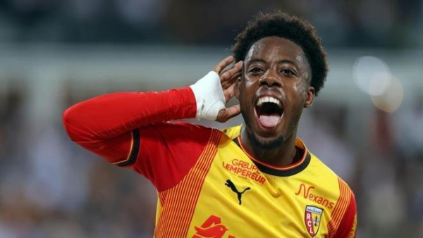 记者：马赛和朗斯希望今天完成瓦希的转会，但尚未达成协议