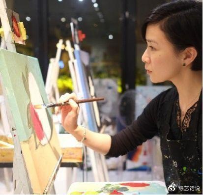 明星画画水平：赵丽颖画出自己，张馨予不容小觑，热巴是来搞笑的