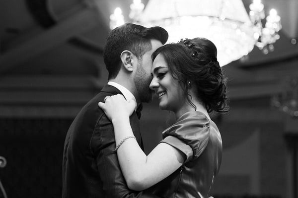 夢是現實發出的信號？10種常見的夢境解析：夢到結婚暗示有財運、作「這夢」超有創意！