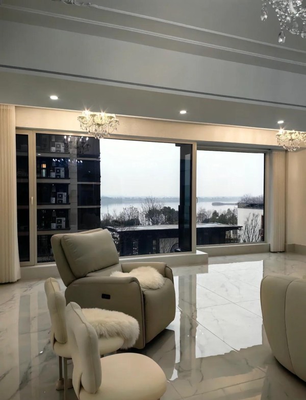 李沁情定圈外豪门？揭秘明星择偶从杨洋到商界精英的惊人转变